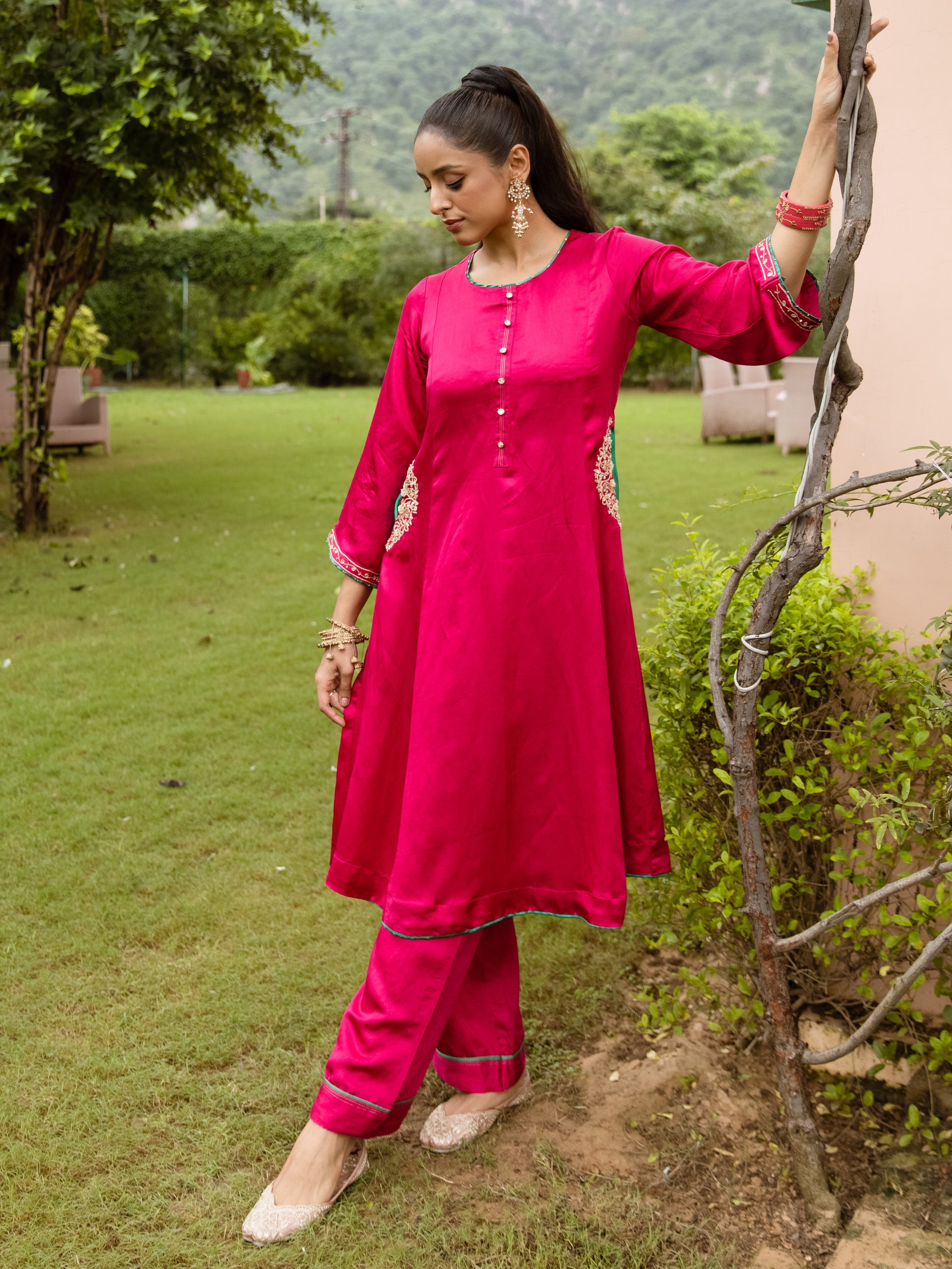 Magenta Linen Satin Round Neck Kurta Pant Set For Women's