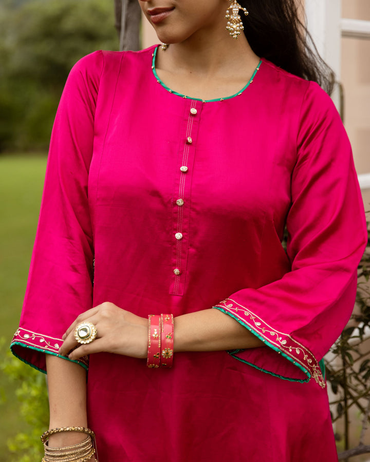 Magenta Linen Satin Round Neck Kurta Pant Set For Women's