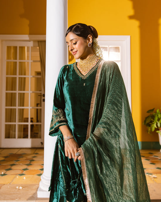 Emerald Velvet Complete Suit Set For Women's