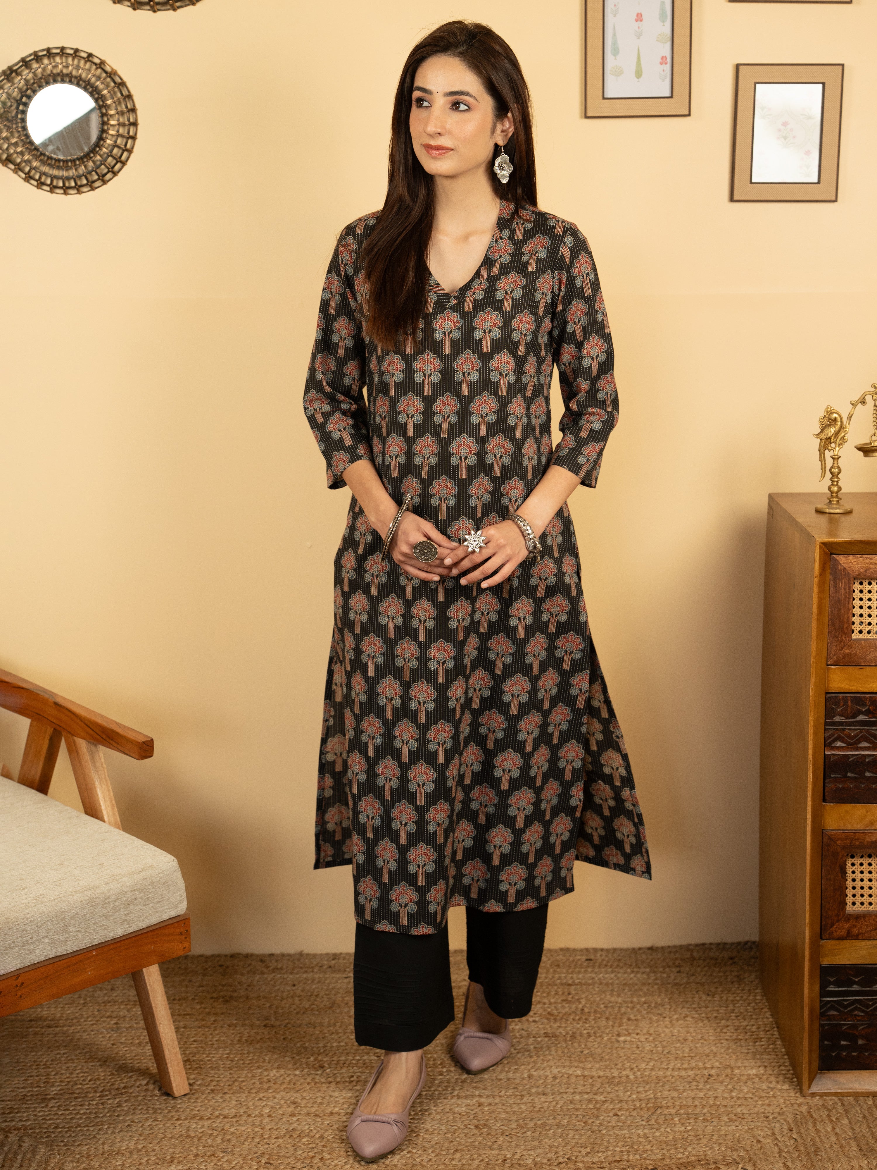 Black Colour Cotton V Neck Kantha With Block Print Kurta For Women's
