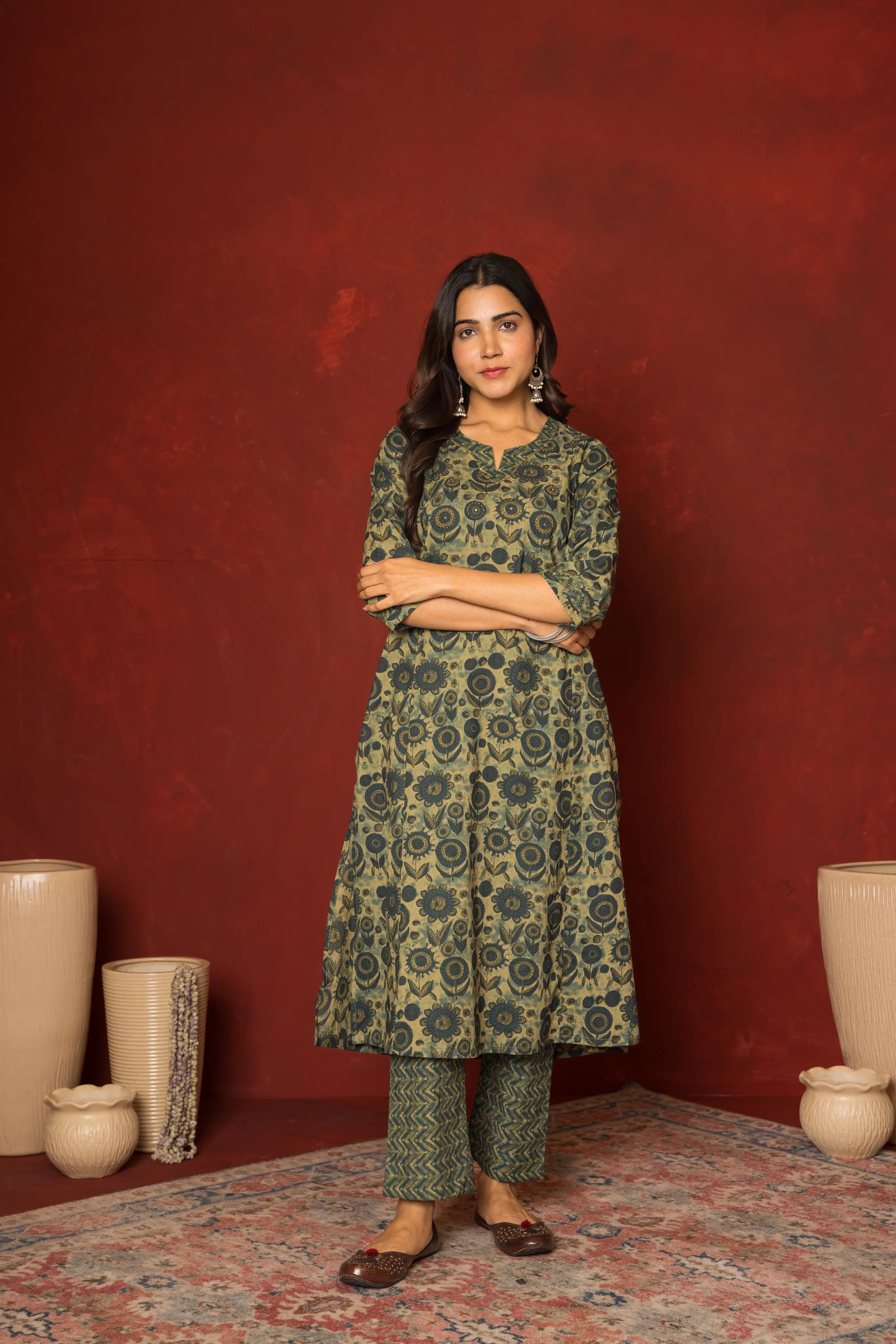 GREEN COTTON ROUND WITH V-CUT BOOTI HIGHLIGHTED WITH HAND KATHA KURTA PANT SET