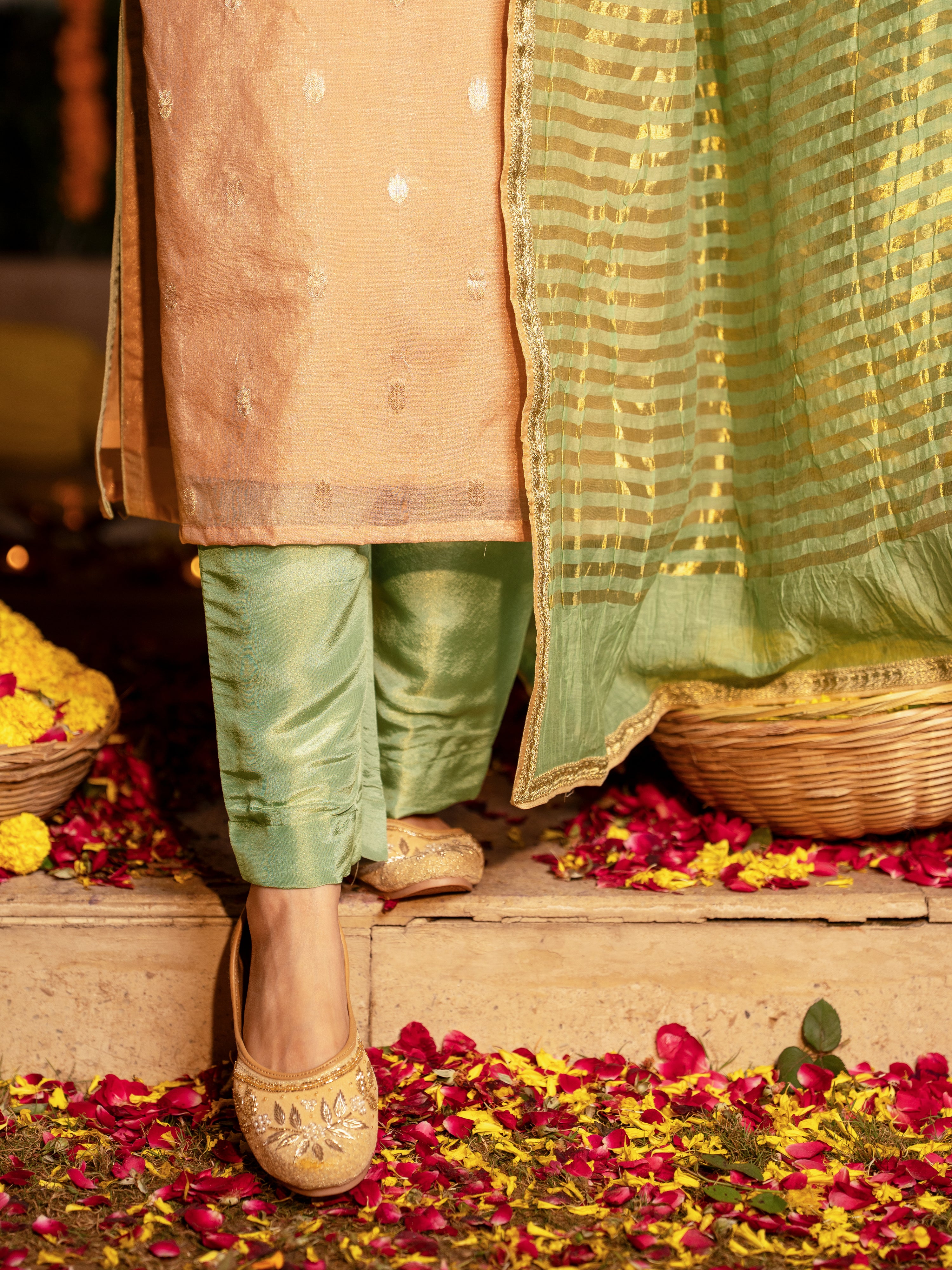 Peach Handloom Pure Silk Chanderi Round Neck Complete Suit Set For Women's