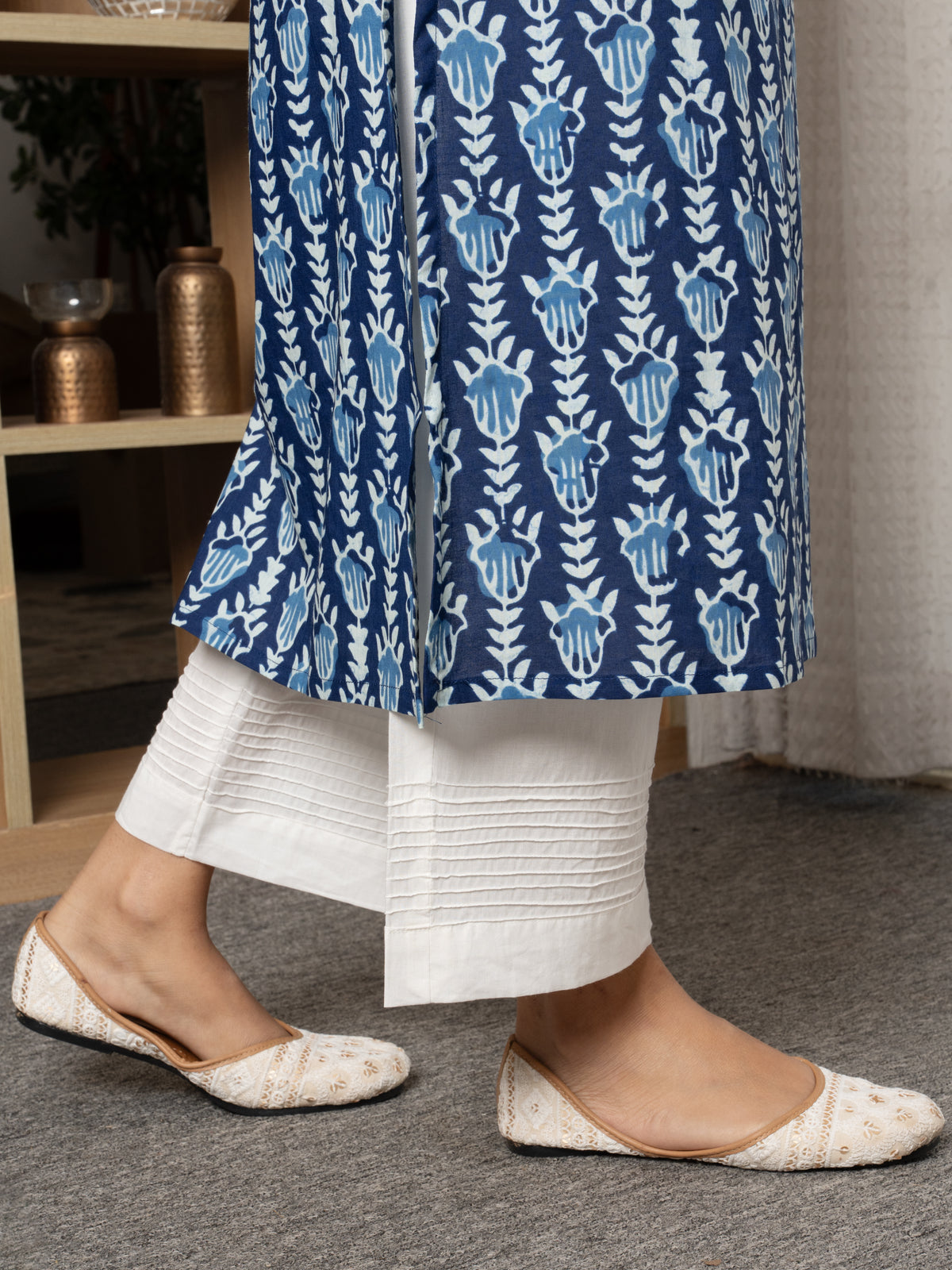 Indigo-cotton-Round neck-printed-kurta-for-womens