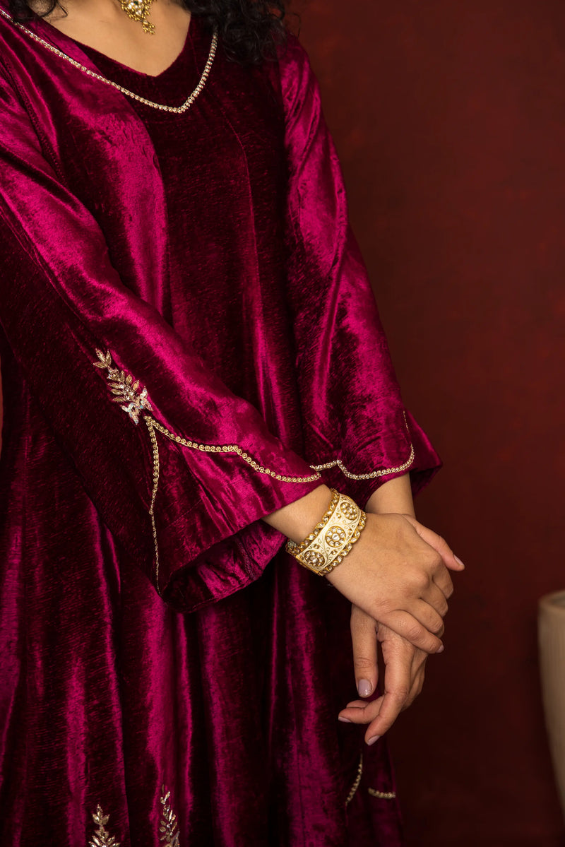 FALSA PINK VELVET V-NECK KURTA HIGHLIGHTED WITH ADDA WORK AND GOTA FULL SET