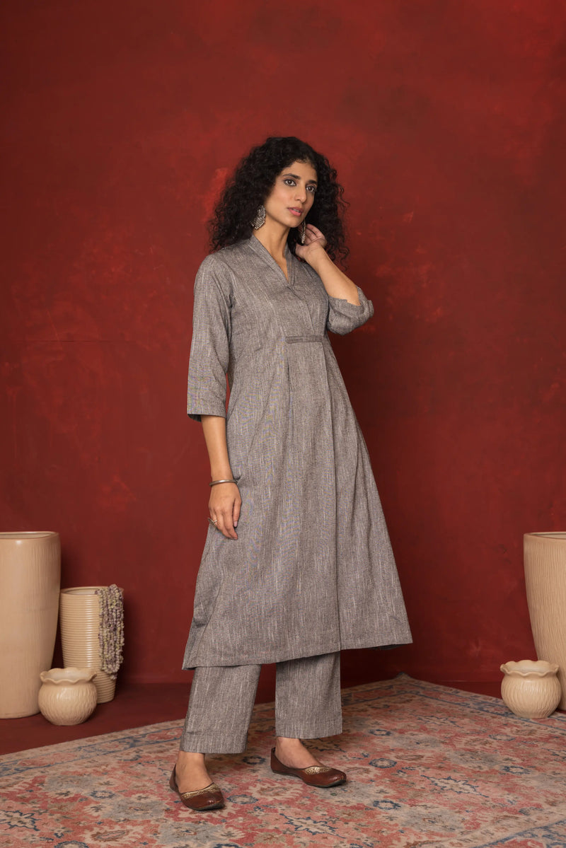 GREY HANDLOOM COTTON COLLAR KURTA-PANT SET