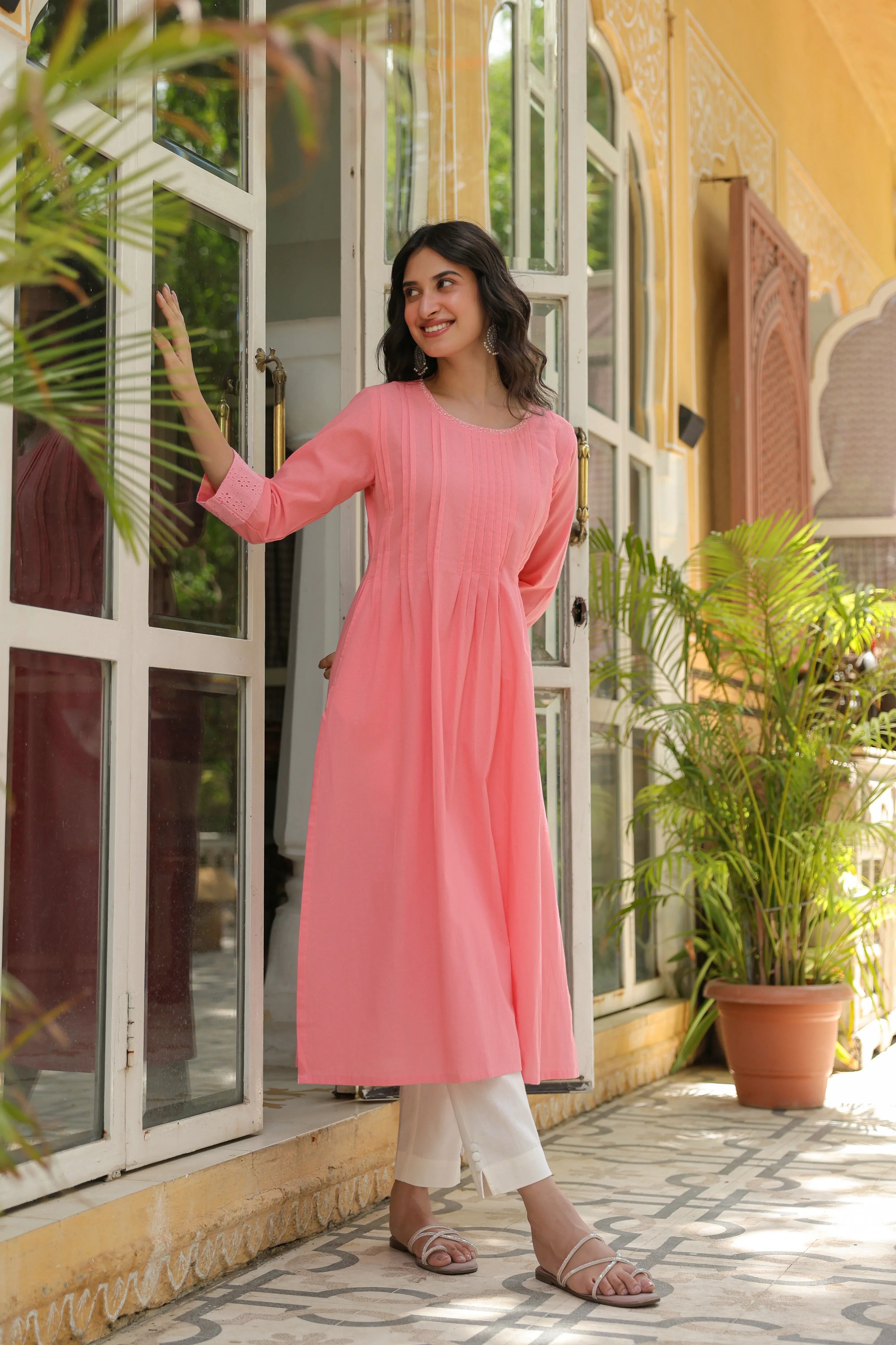 Nabhanya Straight Kurta- Women's Straight Kurti