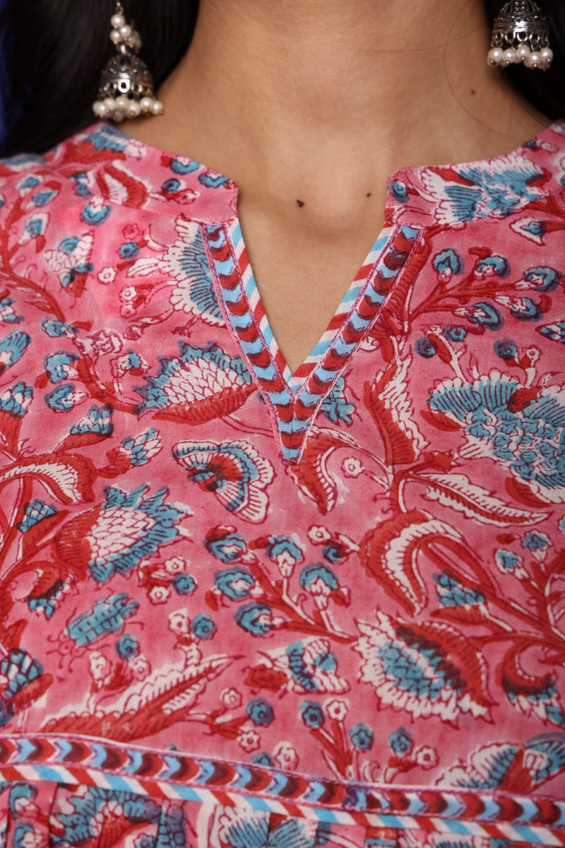 Pink Cotton Collar With V-Neck Handblock Short Top For Women's