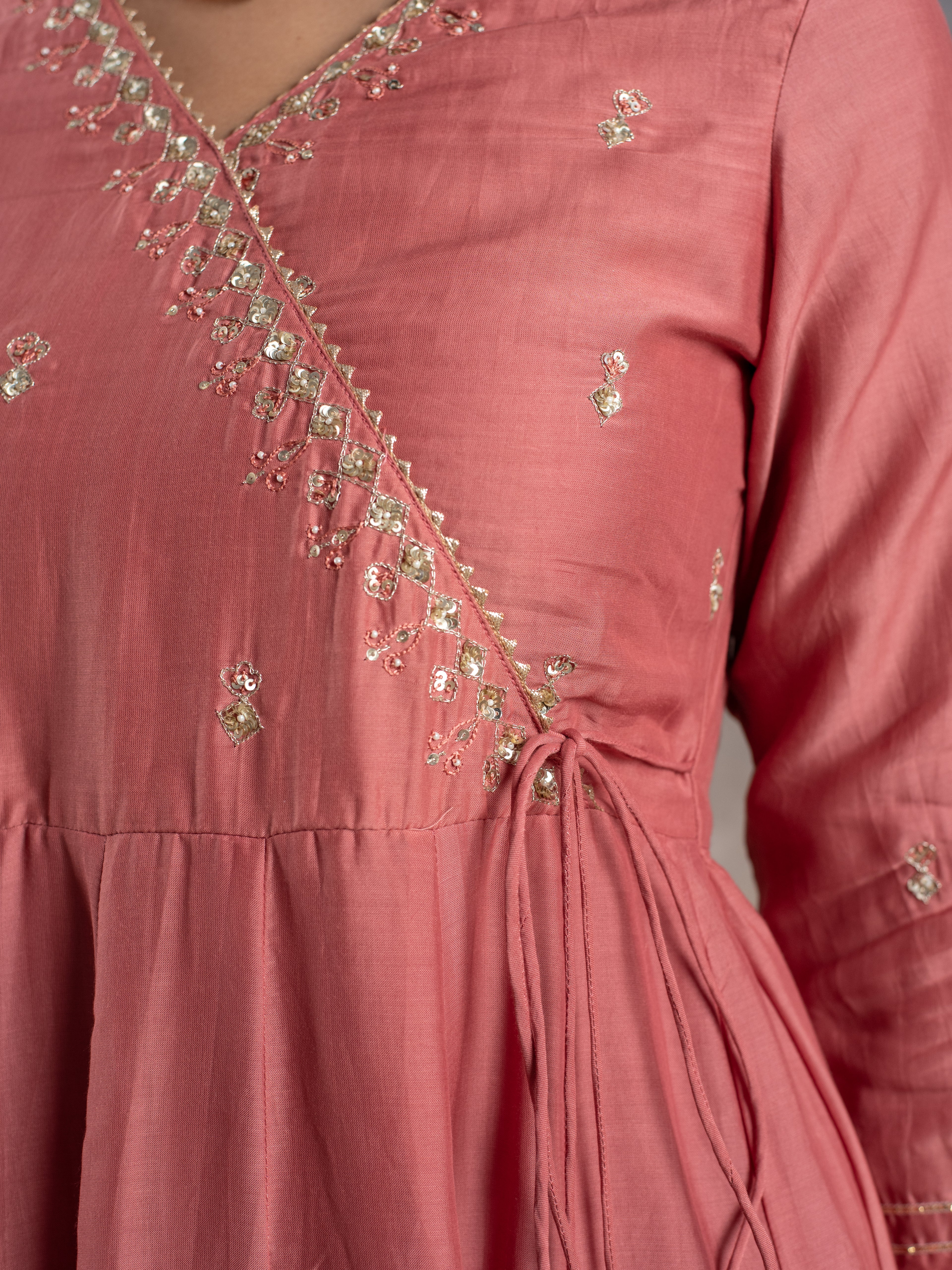PEACH MUSLIN SILK ANGRAKHA NECK GOTA DORIYA DUPATTA FULL SET