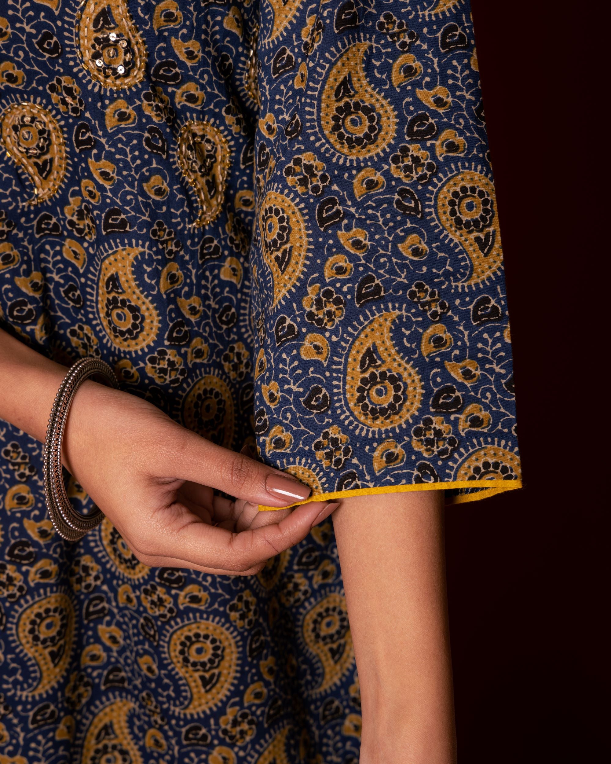 MEDHA KURTA