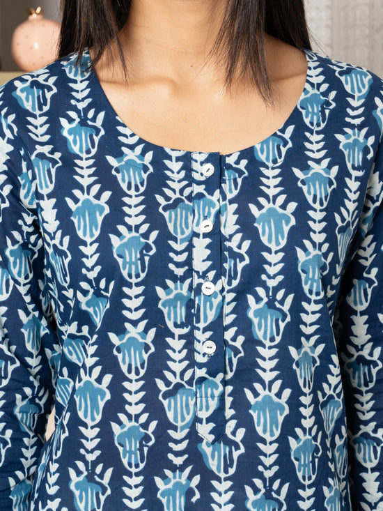 Indigo-cotton-Round neck-printed-kurta-for-womens