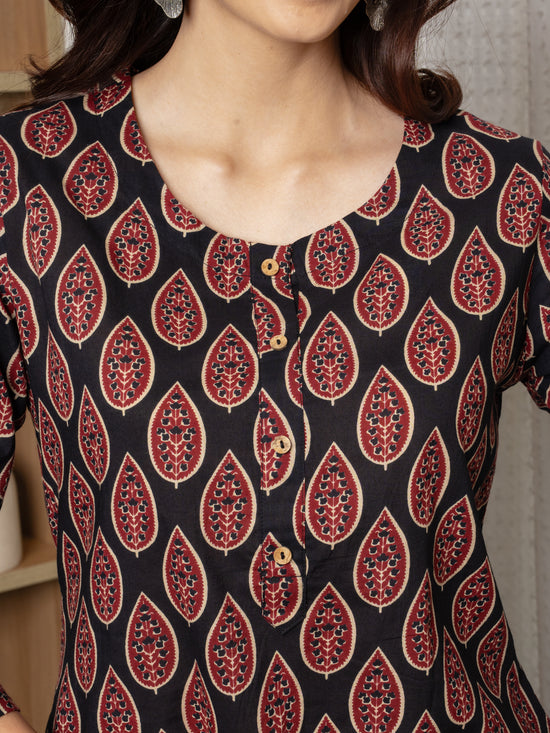 Black -cotton-Round neck-printed-kurta-for-womens