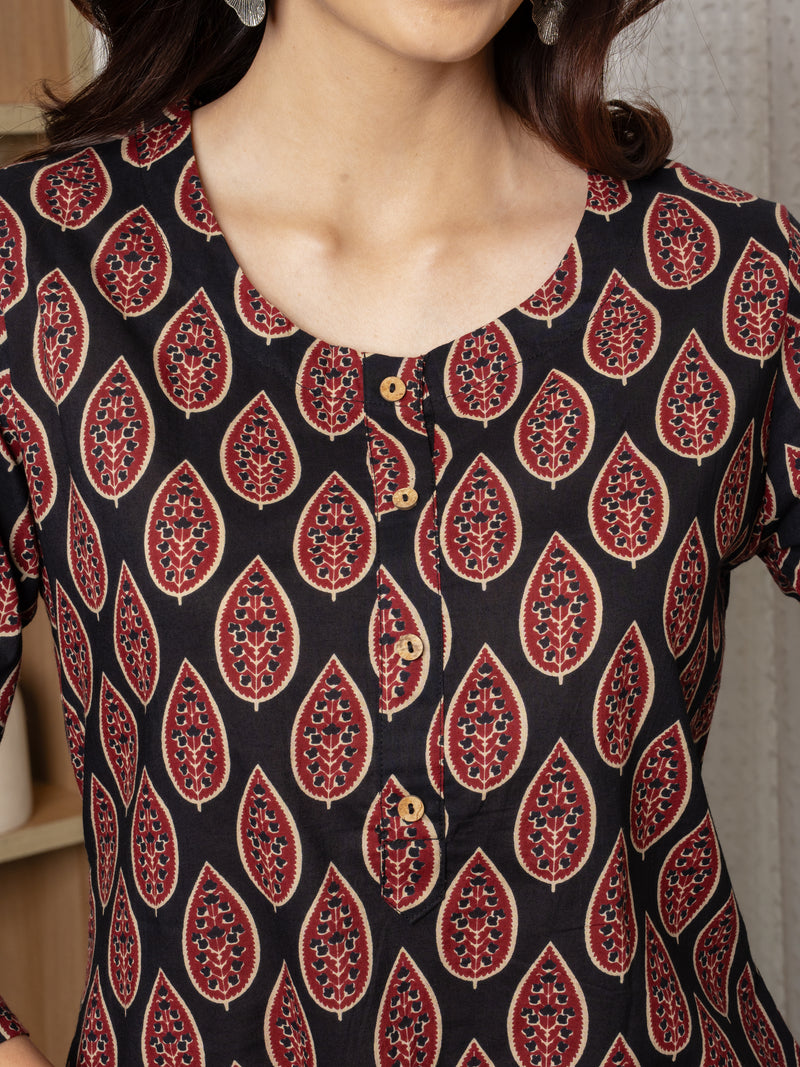 Black -cotton-Round neck-printed-kurta-for-womens