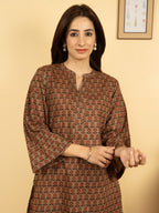 Pine Needle Green Cotton Round With V Neck Booti Print Lounge Wear