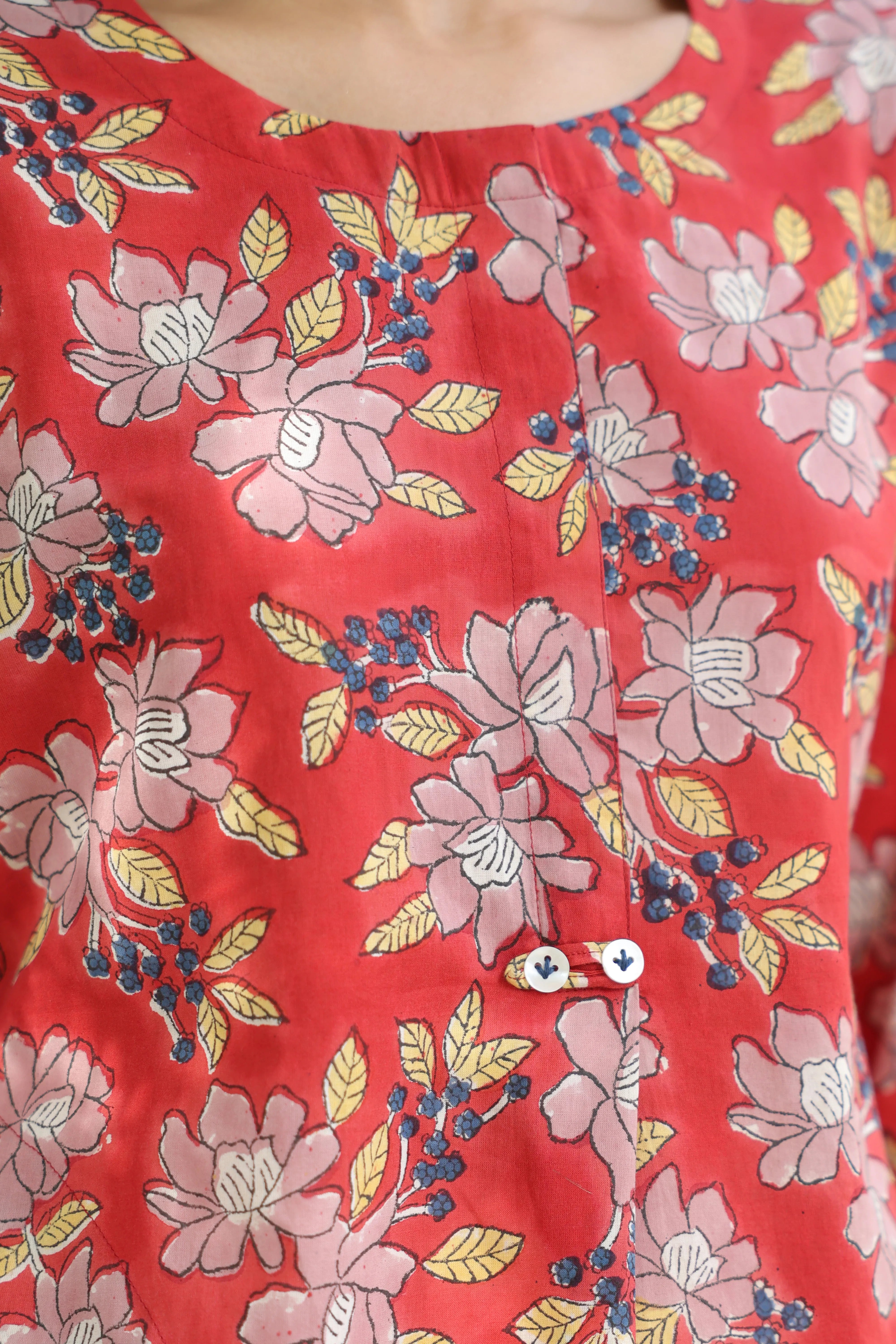 Red Floral Cotton Round Neck Handblock Short Top For Women's