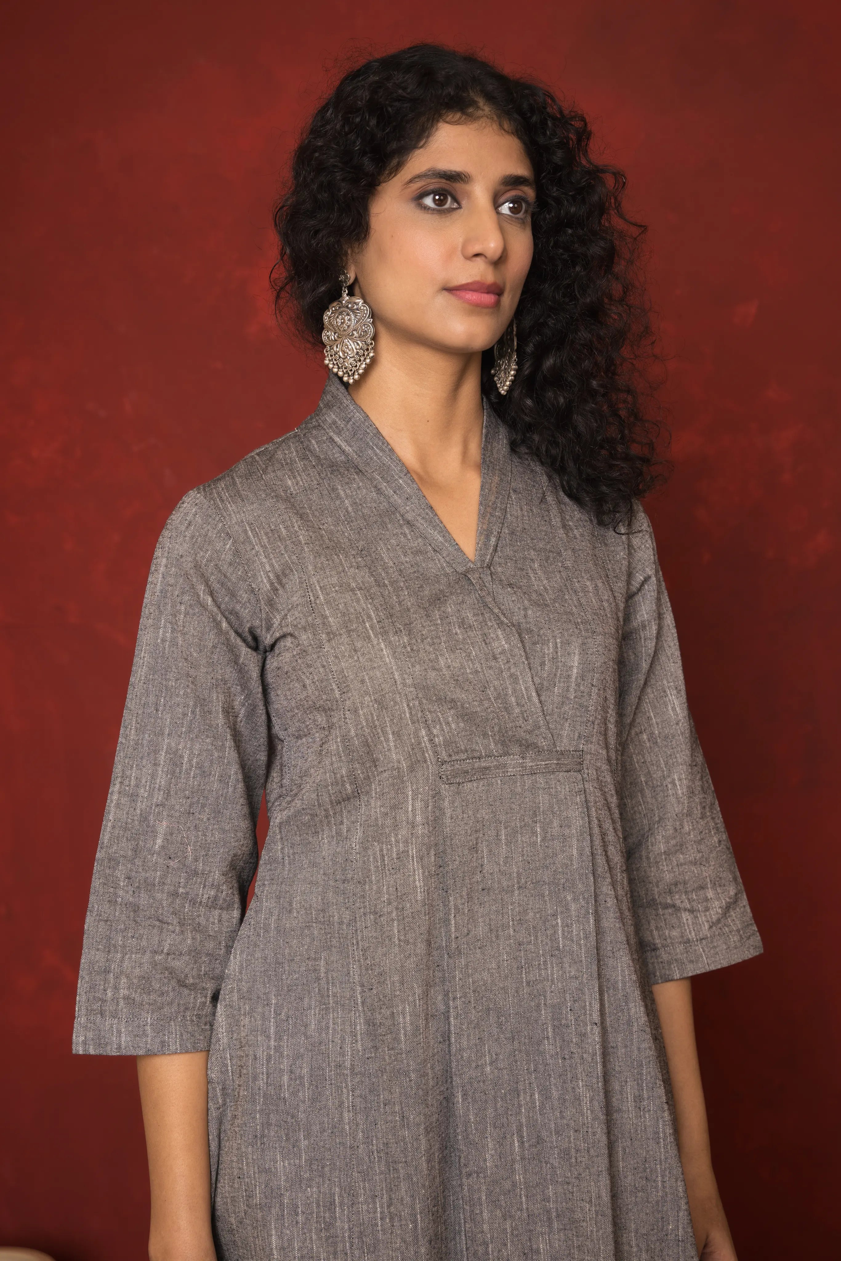 GREY HANDLOOM COTTON COLLAR KURTA-PANT SET