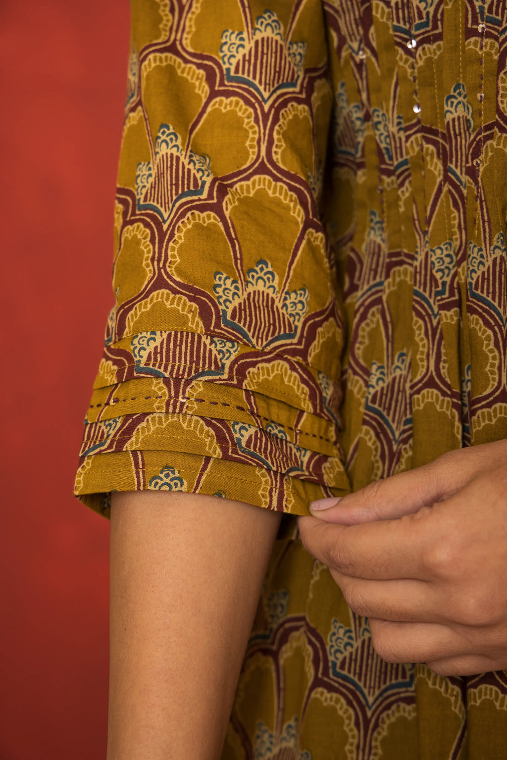 LIGHT BROWN COTTON ROUND JAAL WITH BOOTI KURTA PANT SET