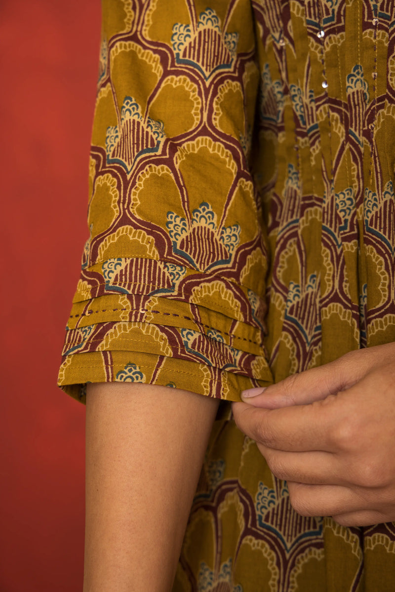 LIGHT BROWN COTTON ROUND JAAL WITH BOOTI KURTA PANT SET