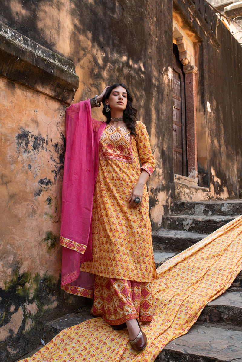 Yellow Cotton Printed Complete Suit Set For Women's