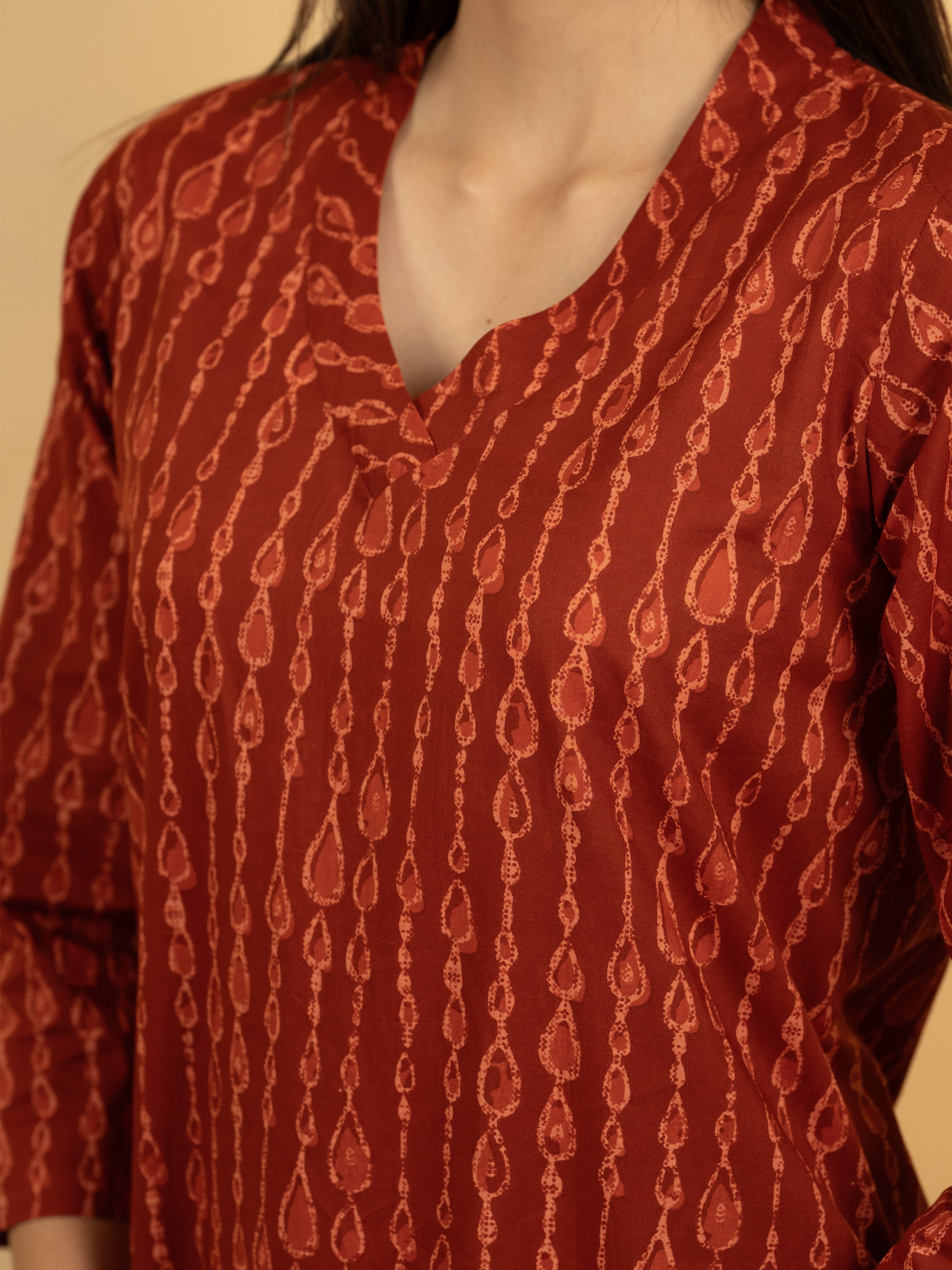 Brick Red Colour Cotton V-Neck Abstract Print Kurta For Women's