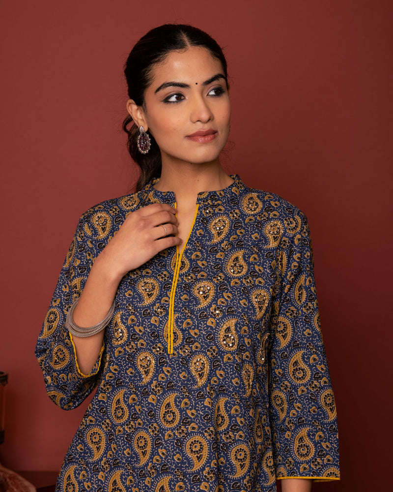 MEDHA KURTA