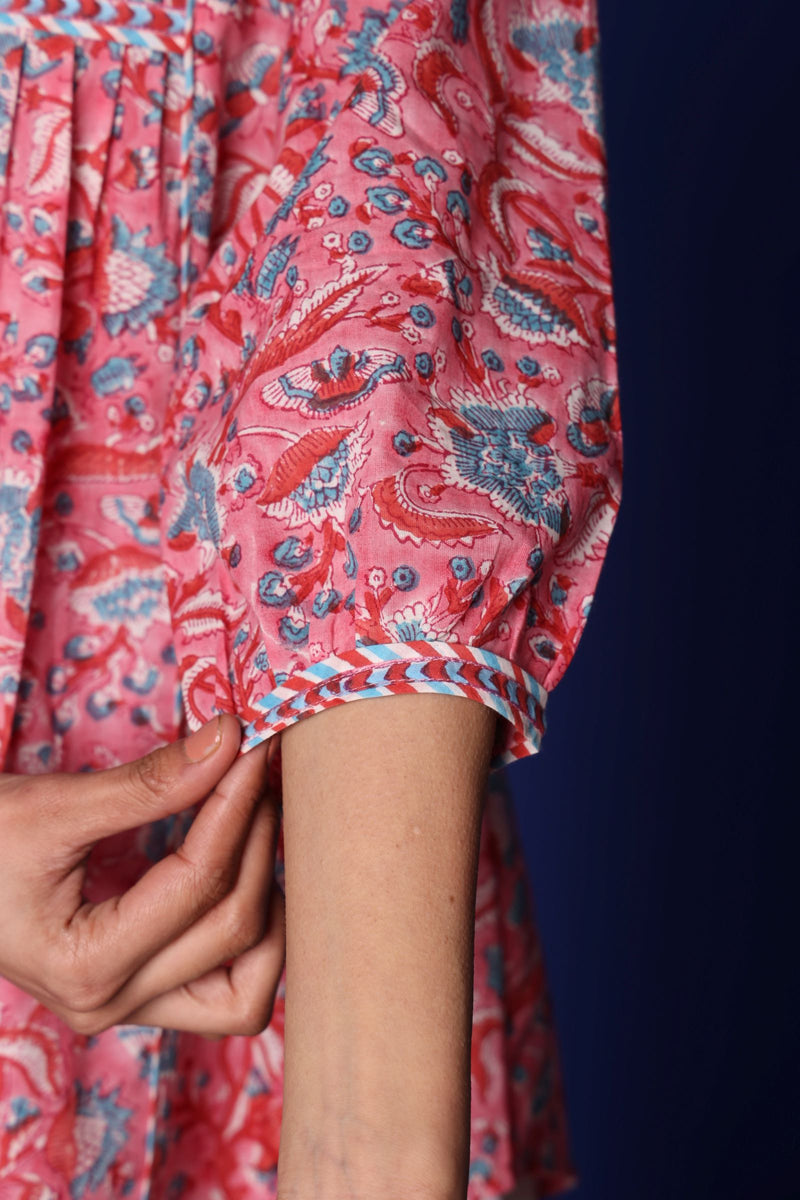 Pink Cotton Collar With V-Neck Handblock Short Top For Women's