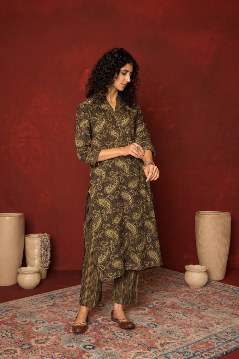 Army Green Cotton Collor Neck Highlightes with Katha Work Kurta Pant Set