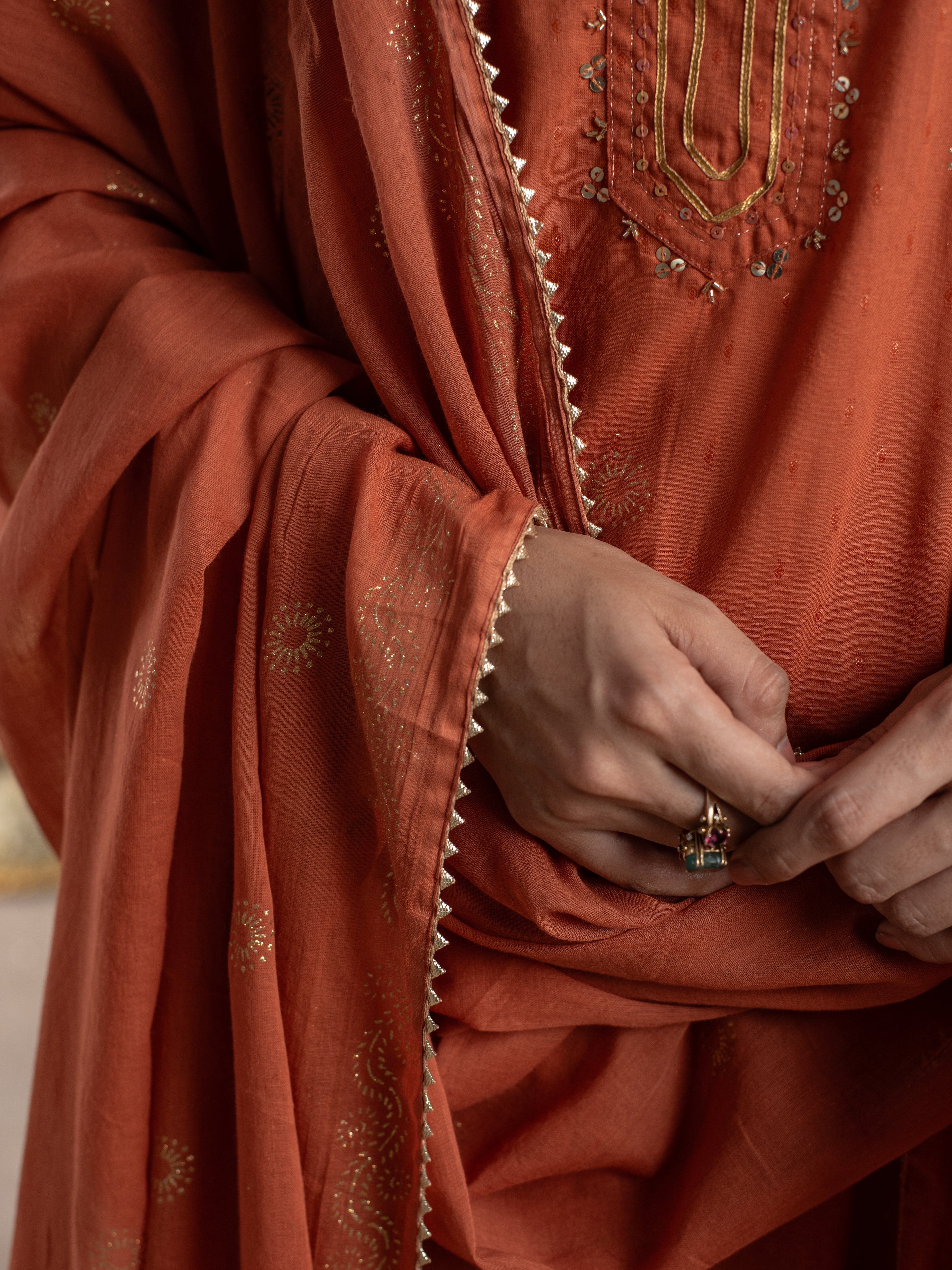 BROWN COTTON FLAX ROUND WITH V-CUT ALL OVER ROGAN GOLD KHADI WORK FULL SET