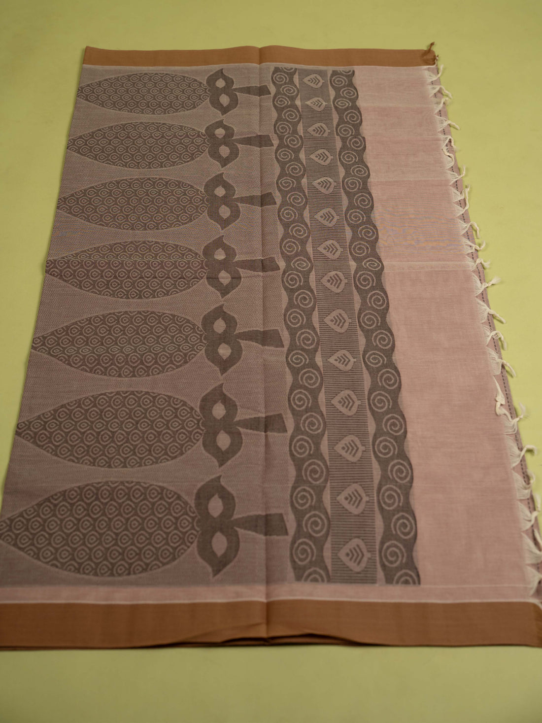 Pinkish Beige Colour Cotton Handloom Self Weaned Saree