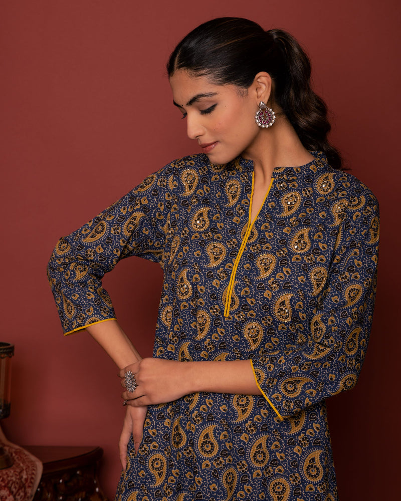 MEDHA KURTA