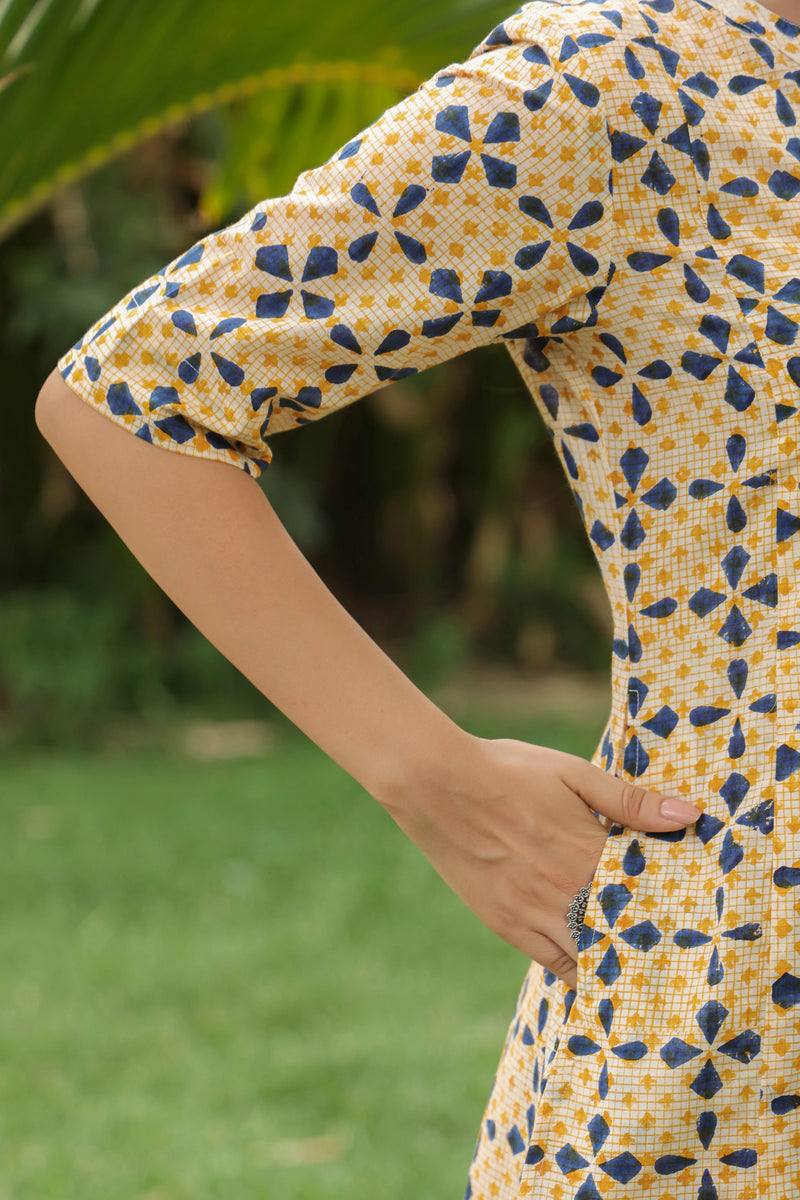 BEIGE WITH MULTICOLOUR COTTON SITTING COLLAR WITH V ALINE KURTA WITH PANT