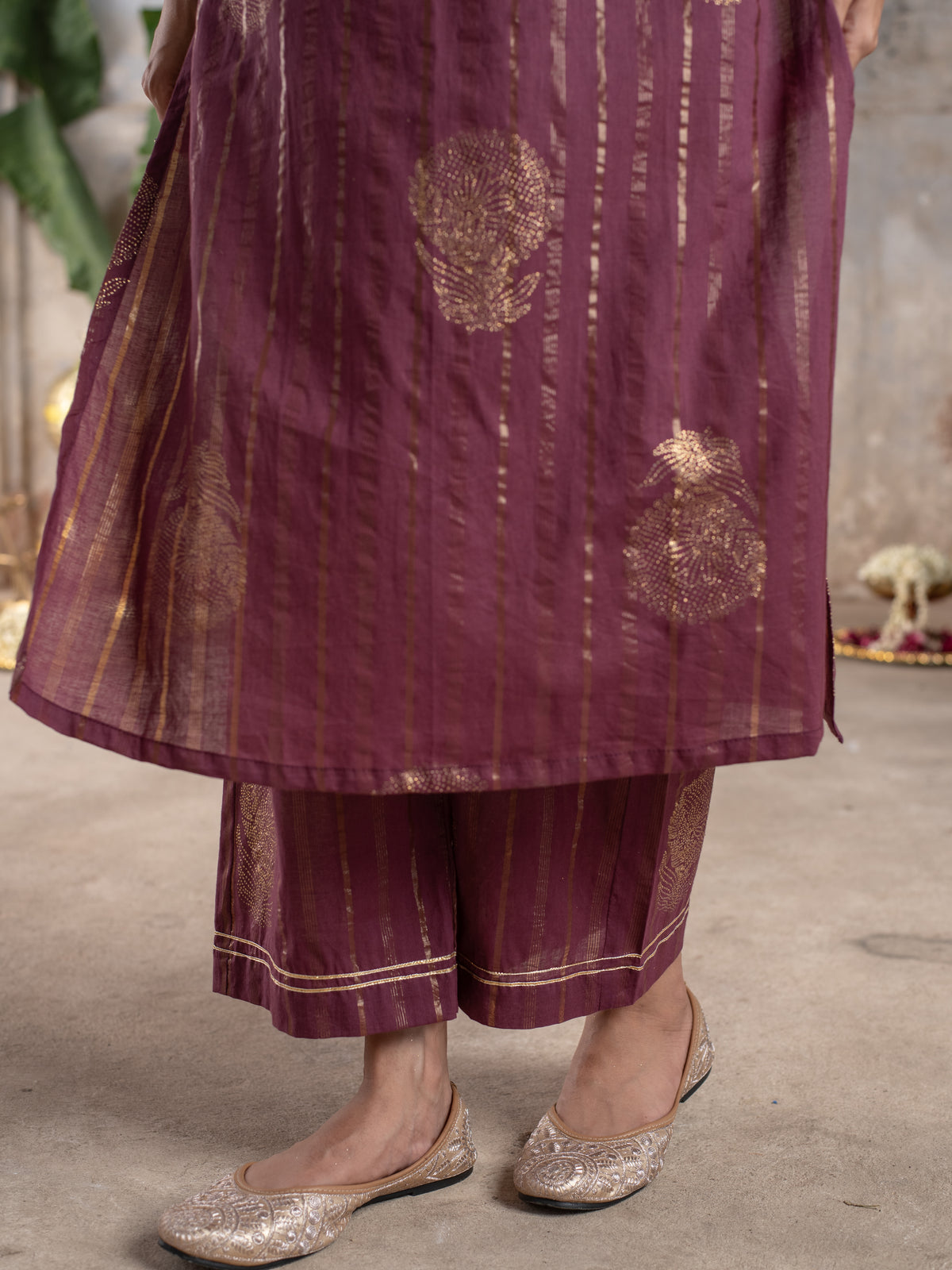 Purple Cotton Lurex V-Neck Kurta Pant Set For Women's