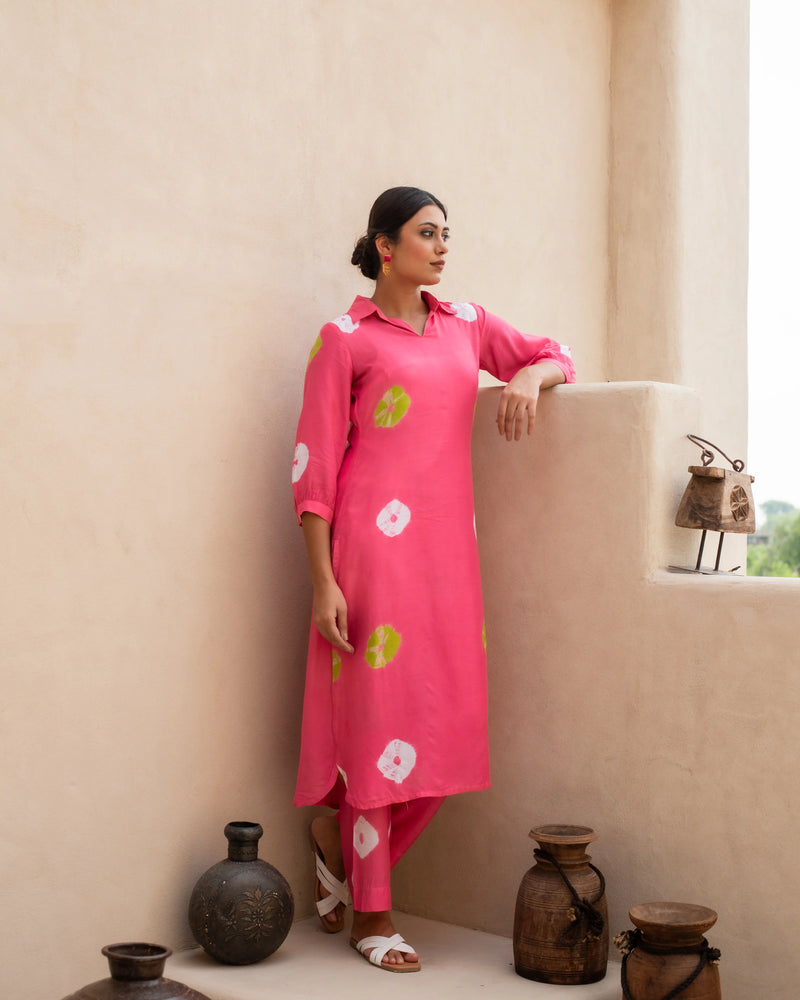 Pink Muslin Collar Neck Hand Done Bandhani Print Kurta Pant Set For Women's