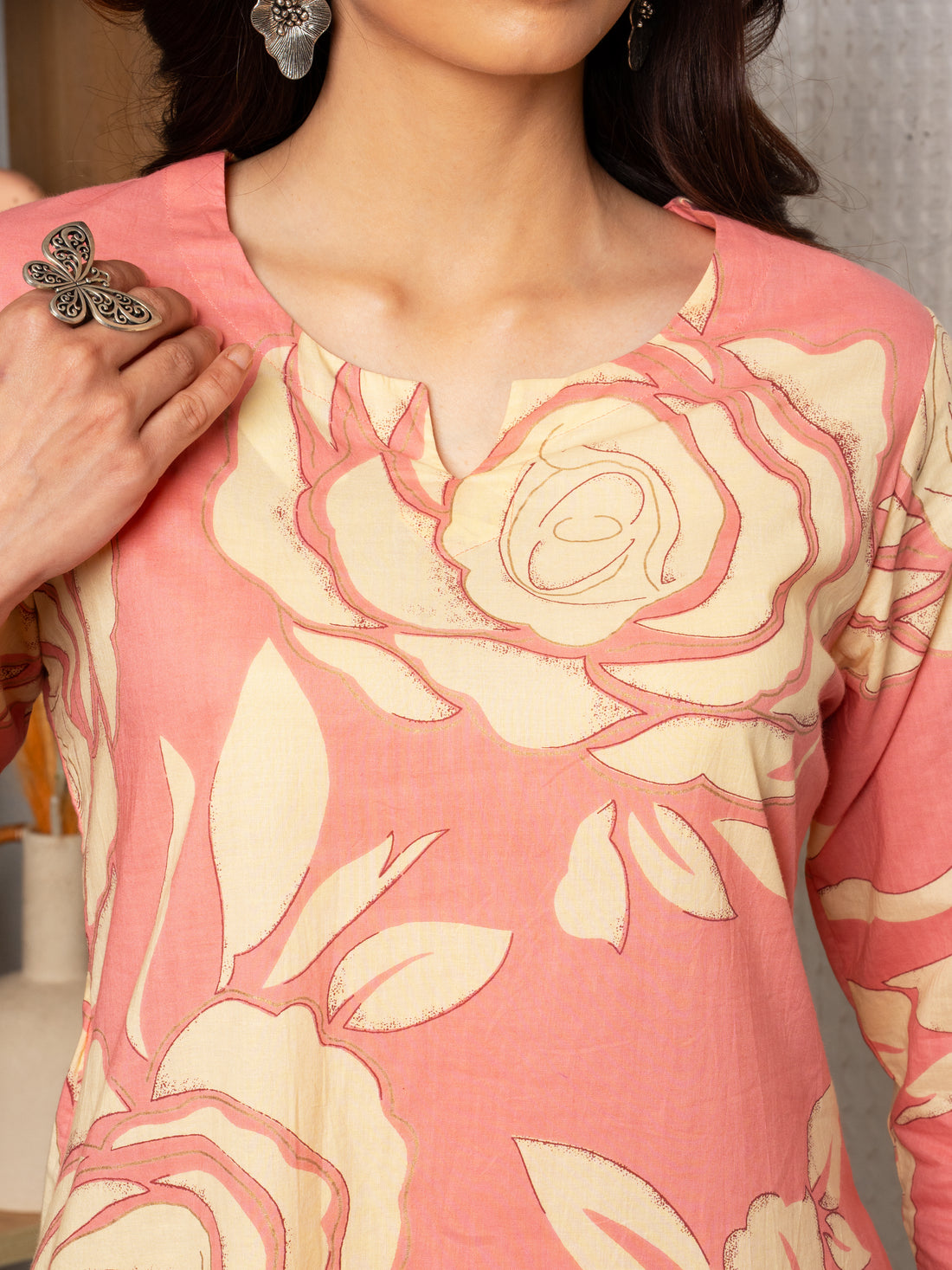 Pink -cotton-Round With V- neck-printed-kurta-for-womens