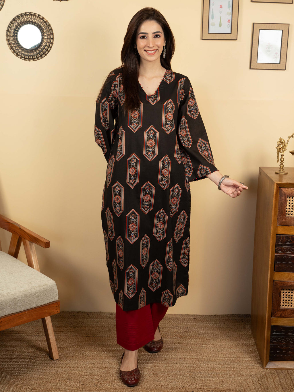 Black Colour Cotton V-Neck Abstract Print Bead Work Kurta For Women's