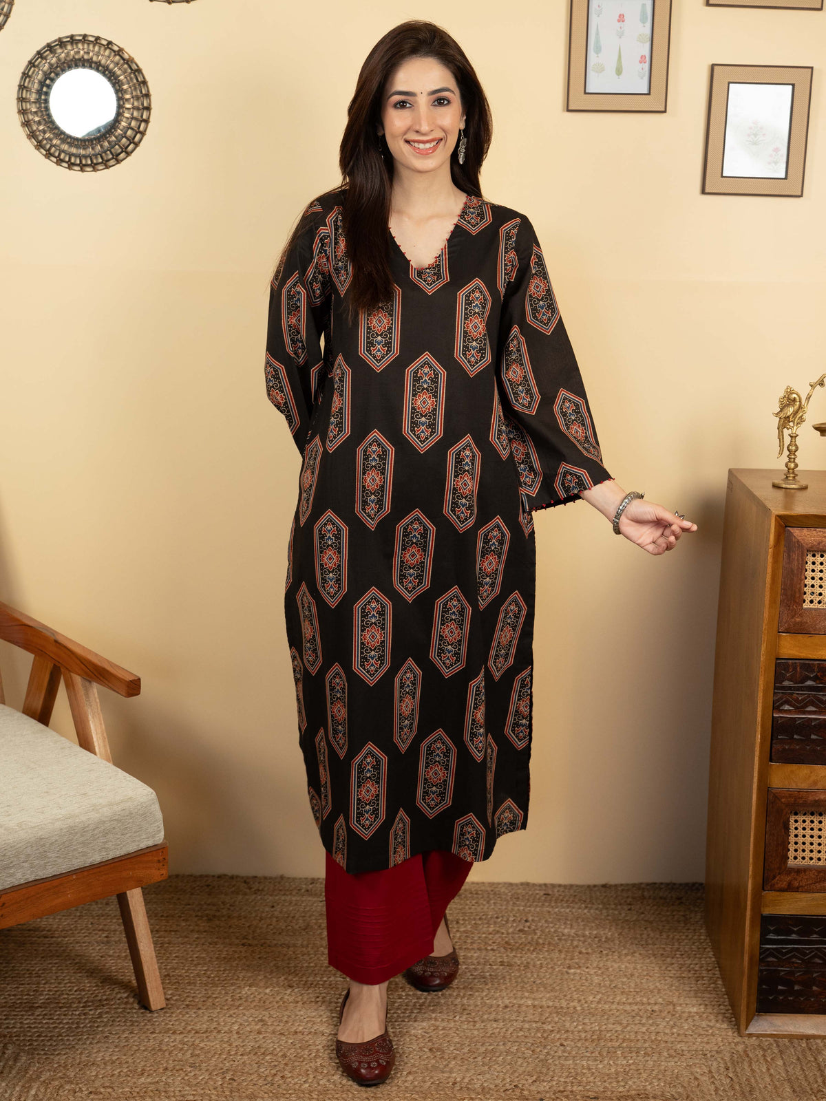 Black Colour Cotton V-Neck Abstract Print Bead Work Kurta For Women's