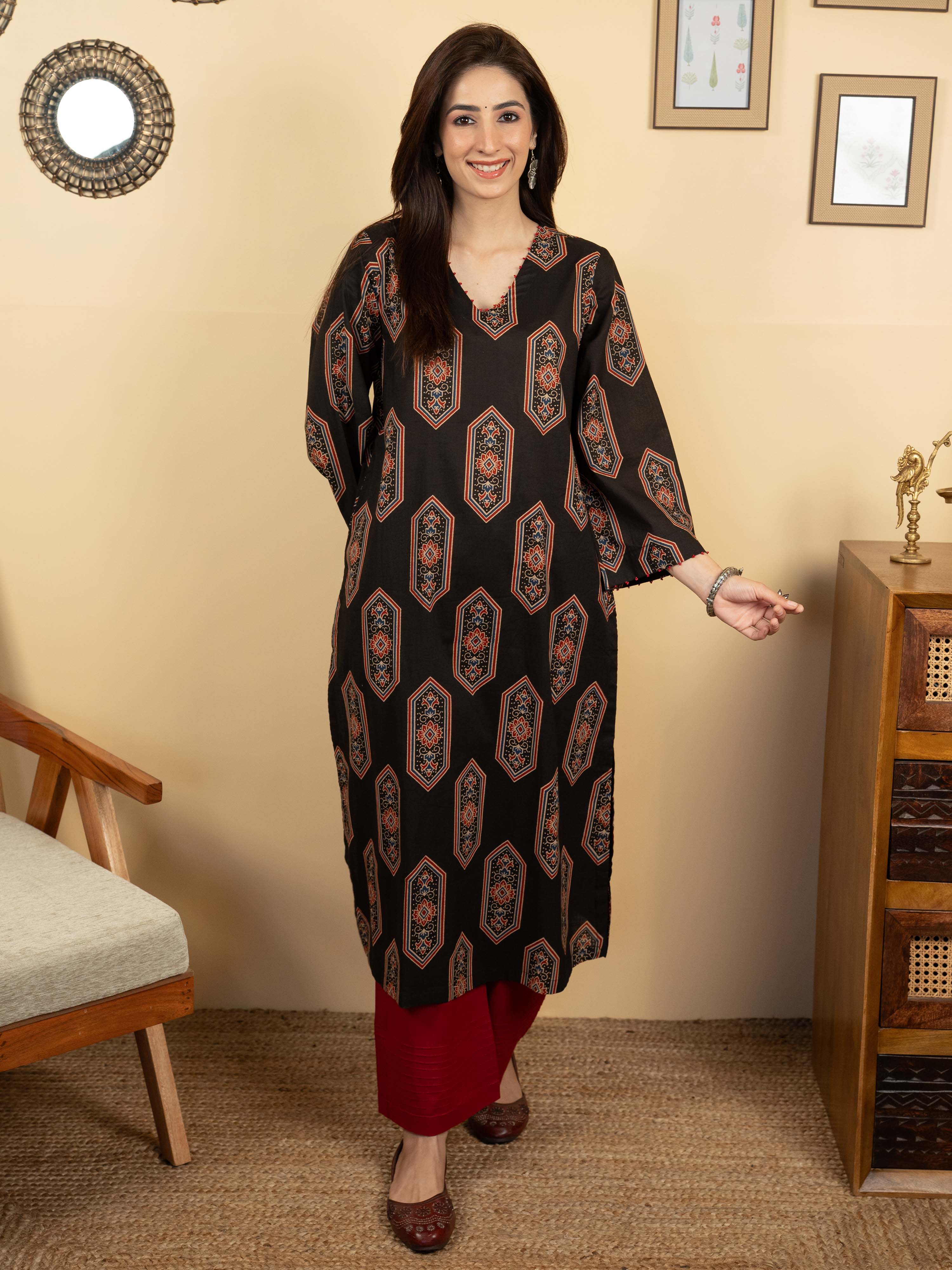 Black Colour Cotton V-Neck Abstract Print Bead Work Kurta For Women's