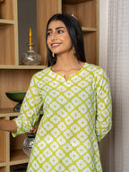 Light Green And White Cotton Round With V-Neck Kurta For Women's