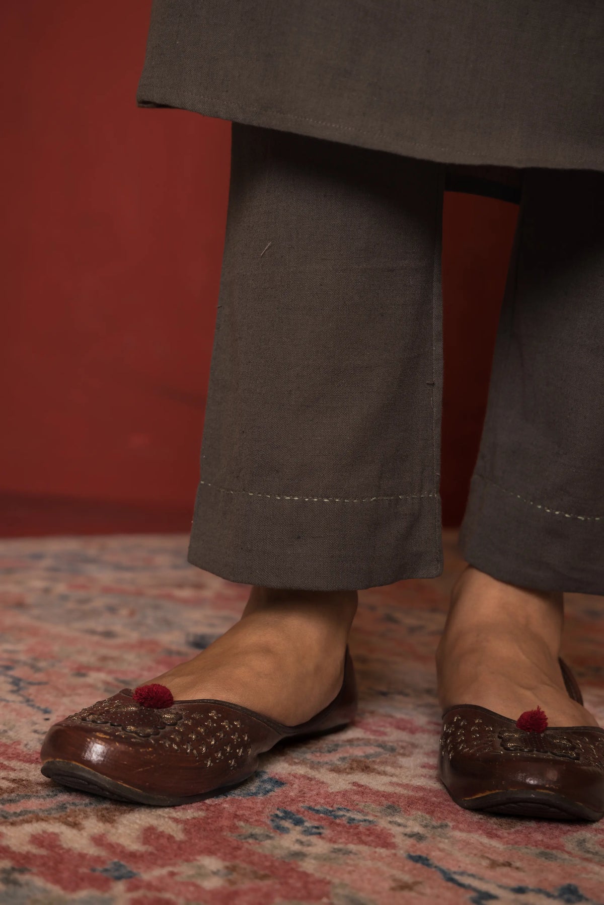 DARK GREY COTTON FLAX ROUND EMBROIDERY ON KURTA AND SLEEVES KURTA PANT SET