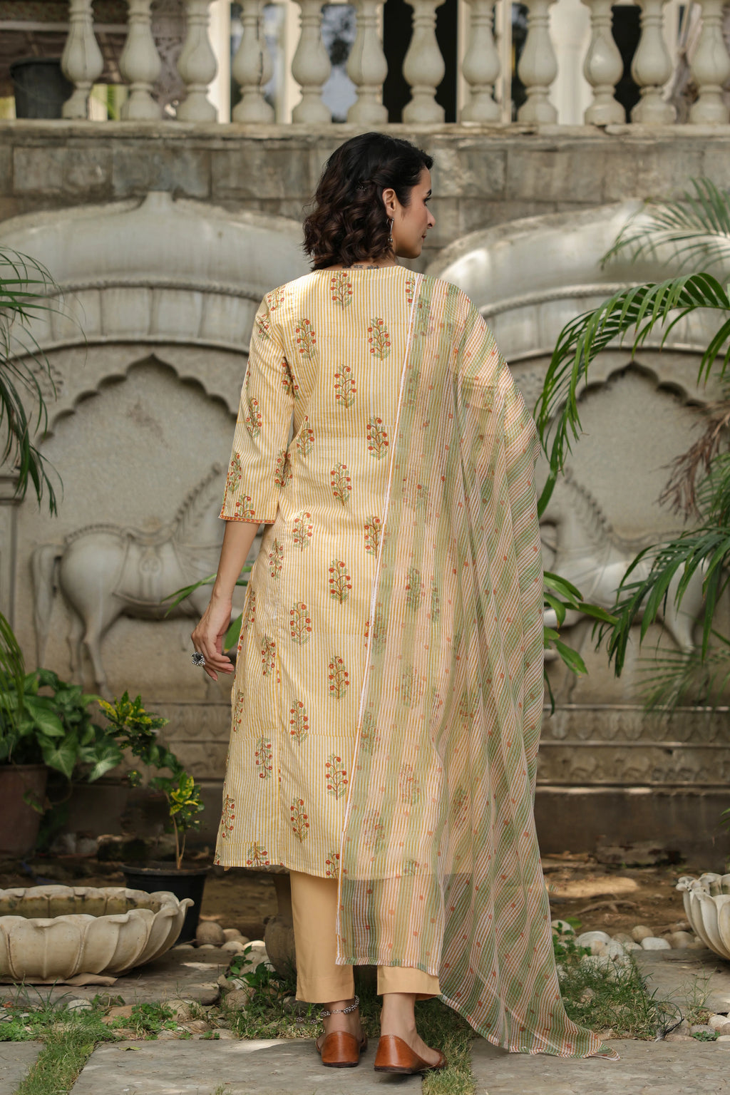 Aahana Multistripes Handblock Kurta Dupatta Set(Pant Not included)