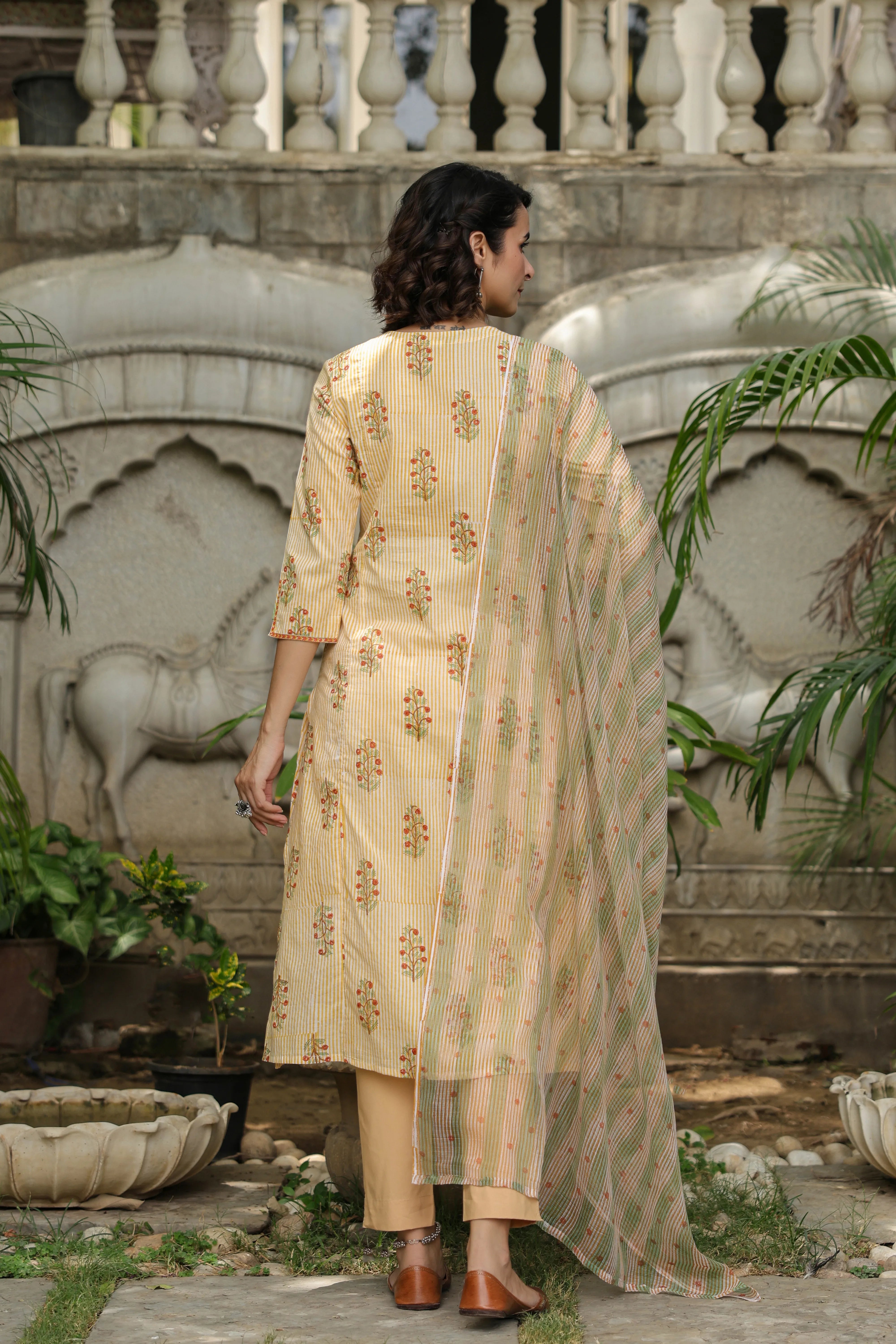 Aahana Multistripes Handblock Kurta Dupatta Set(Pant Not included)