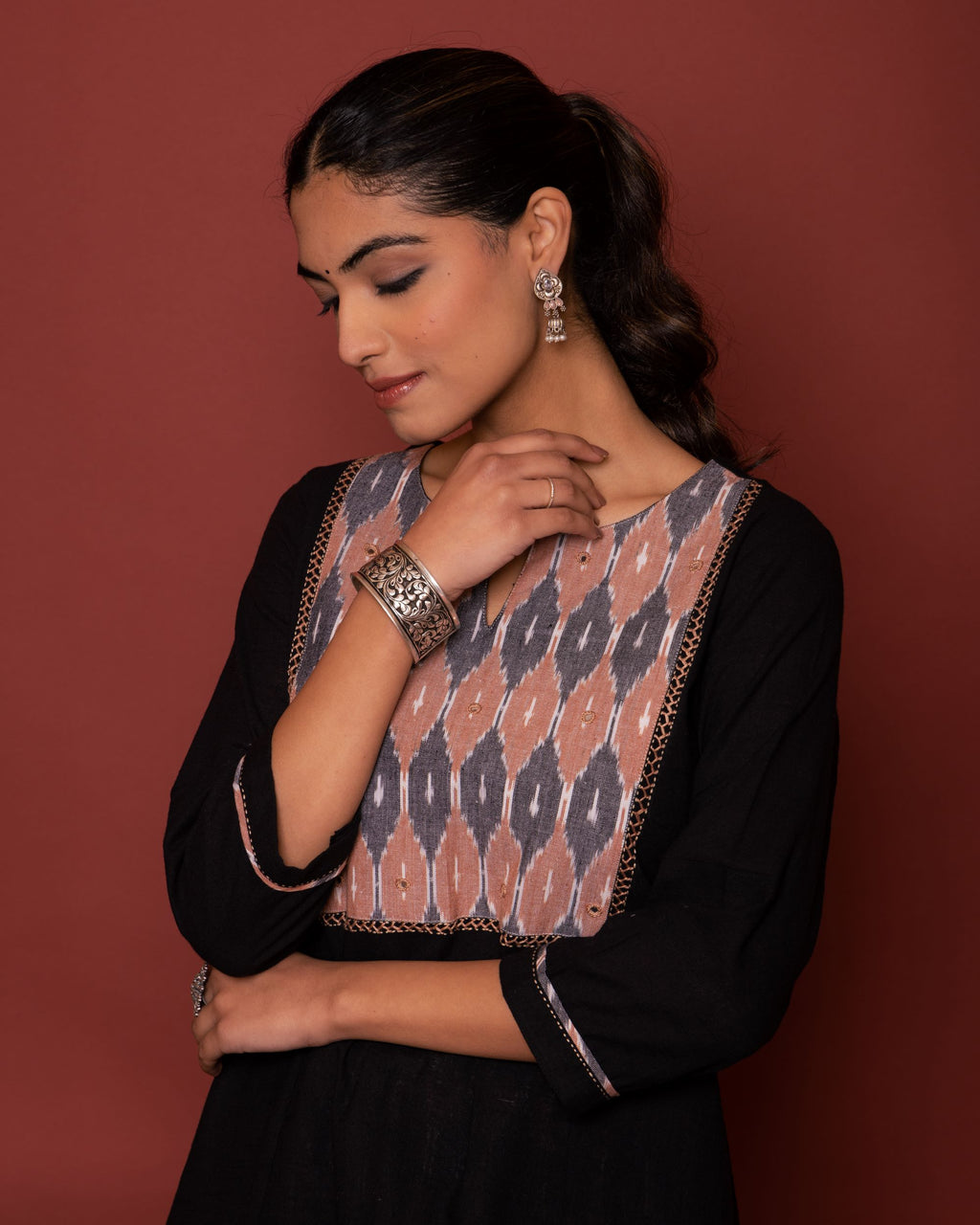 BLACK KURTA-COTTON FLAX PANT-IKKAT ROUND NECK MIRROR WORK WITH KATHA KURTA PANT SET
