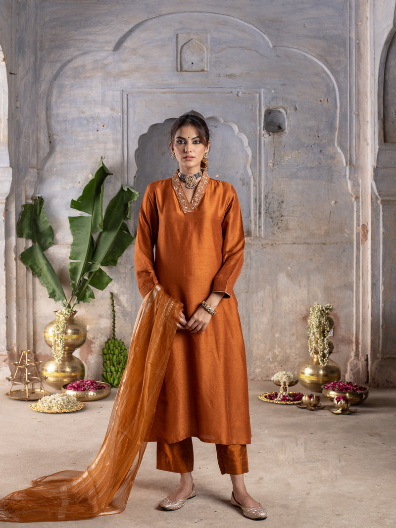 GOLD BROWN LINEN STIN HAND ZARI WORK  WITH SEQUENCE ON NECKLINE WITH DUPATTA FULL SET