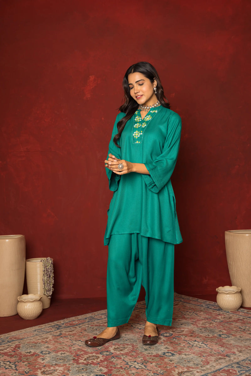 GREEN TWILL  EMBROIDERY ON KURTA COLLAR NECK KURTA SALWAR