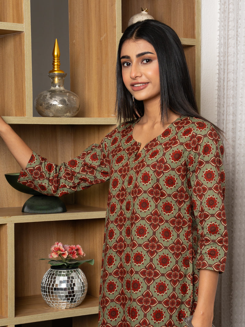 Green Colour Cotton Round With V Neck Floral Print Kurta For Women's