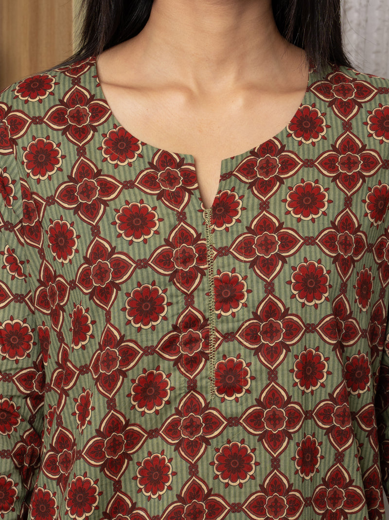 Green Colour Cotton Round With V Neck Floral Print Kurta For Women's