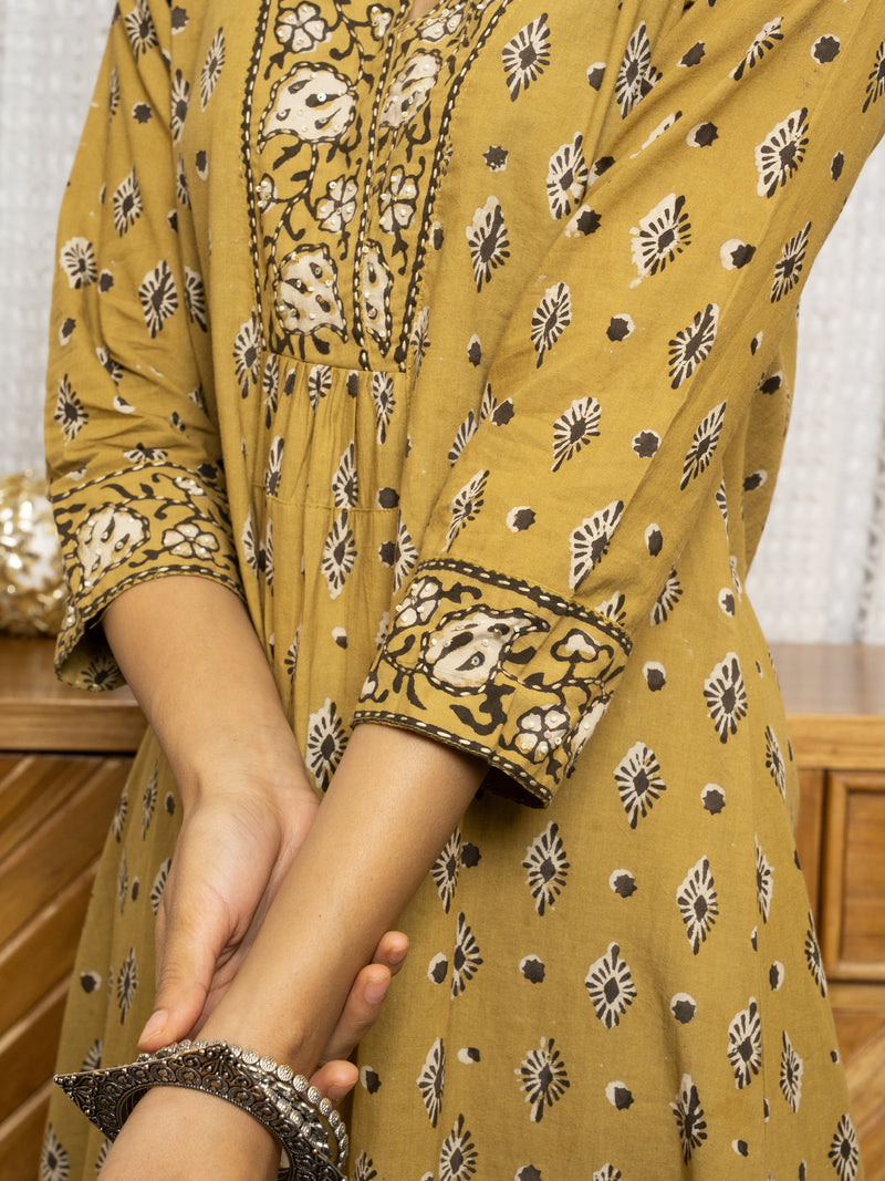 Mustard Colour Cotton Round With V-Neck Hand-Block Print, Kurta For Women's