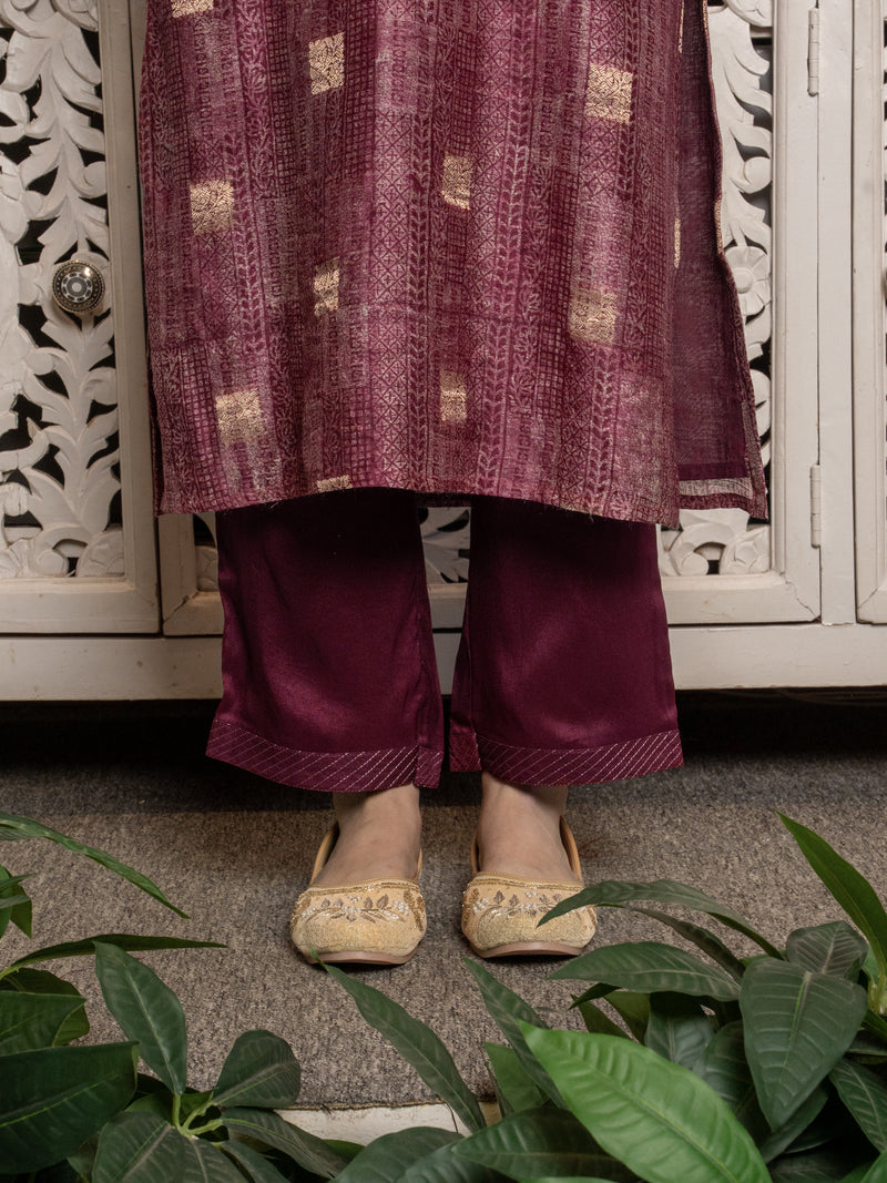 Wine Rose Tussar Silk Handblock Print V- Neck Complete Suit Set For Women's