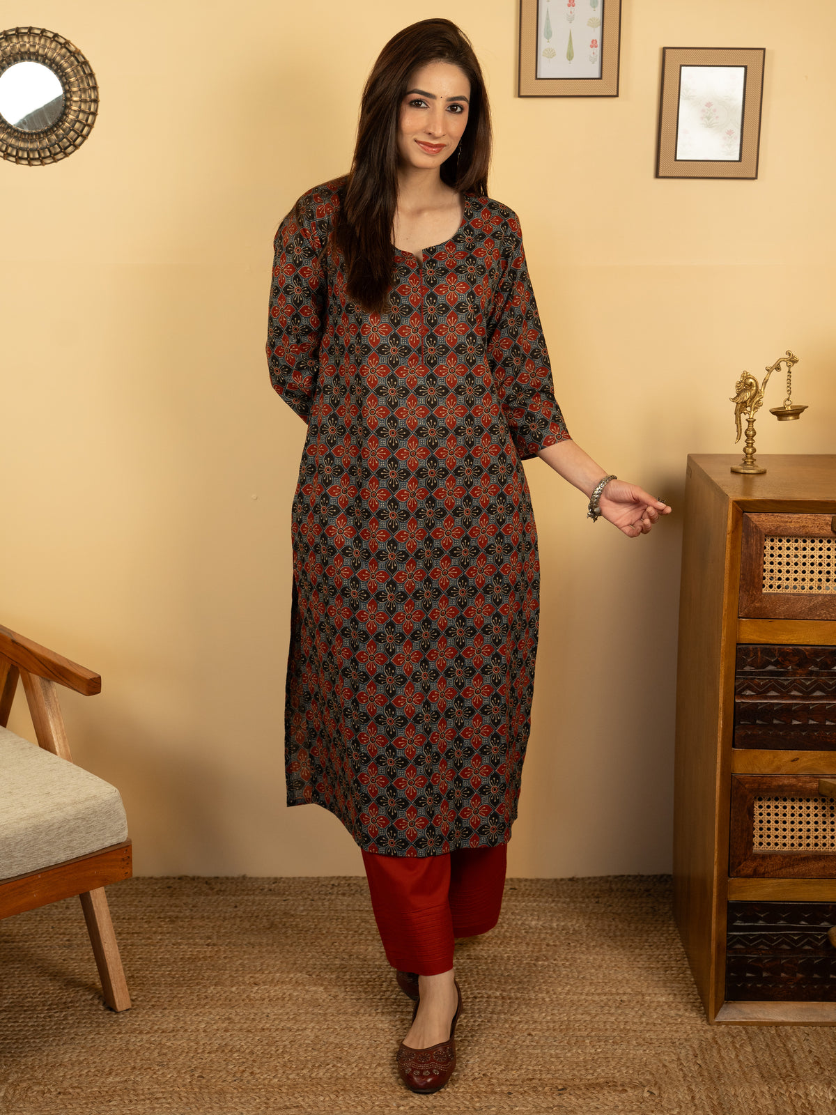 Blue Colour Cotton Round With V-Neck Floral Print Kurta For Women's