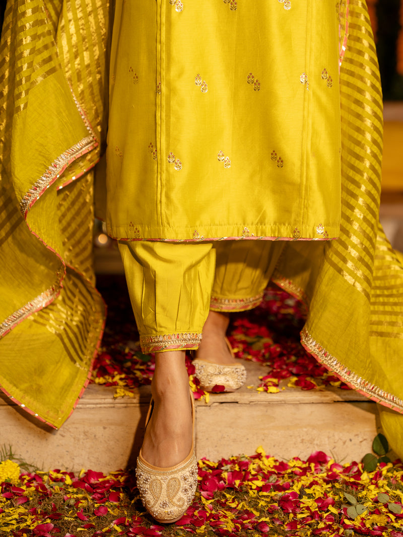 Golden Banarasi Chanderi Silk V-Neck Complete Suit Set For Women's