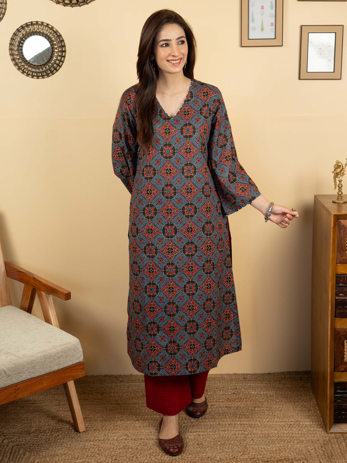 Blue Colour Cotton V-Neck Floral Print Bead Work Kurta For Women's